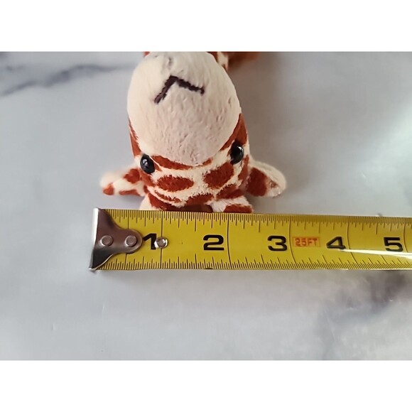 Giraffe Finger Puppet - Picture 7 of 10